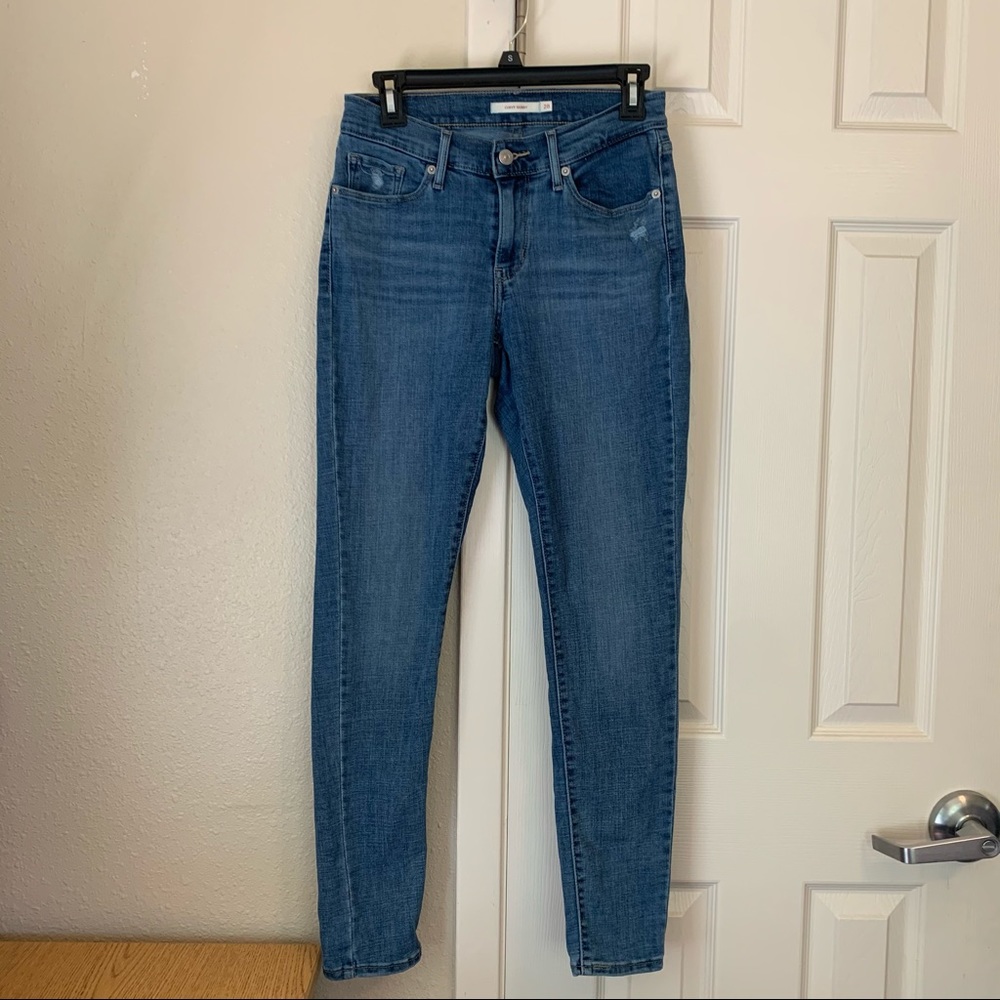 Levi’s Curvy Skinny Medium wash skinny jeans